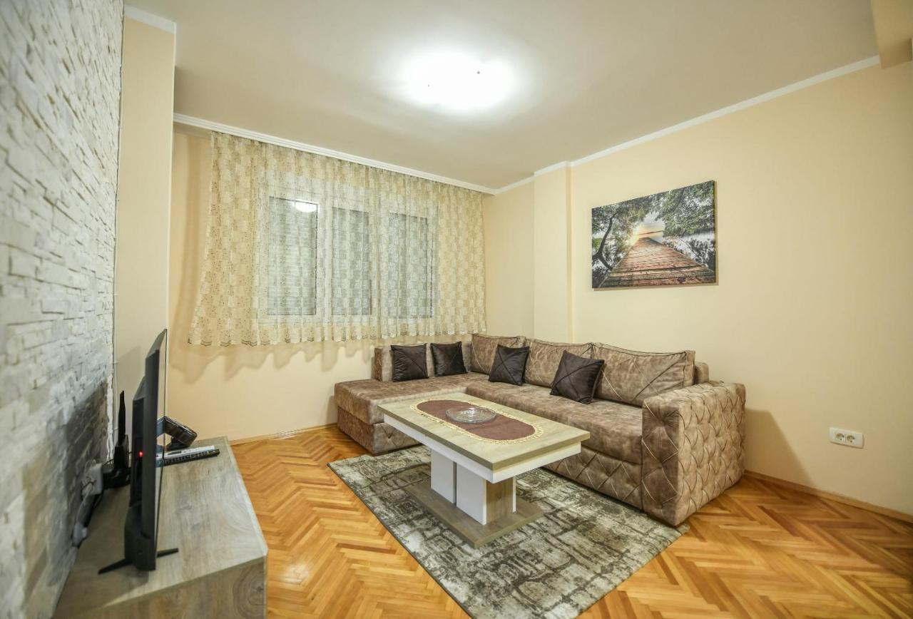 Apartman Centar 2 Podgorica Kültér fotó